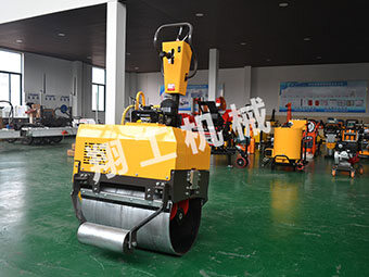 道路養(yǎng)護(hù)責(zé)任重大，小型壓路機(jī)需求迅速增長