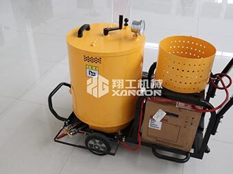 瀝青灌縫機(jī)廠家迎合路面養(yǎng)護(hù)需求，適應(yīng)市場(chǎng)變化