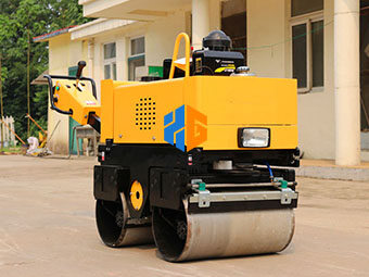  關(guān)于小型壓路機(jī)的保養(yǎng)技巧你了解多少呢？