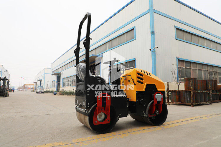 壓土機的壓實力度這么大，離不開這個裝置