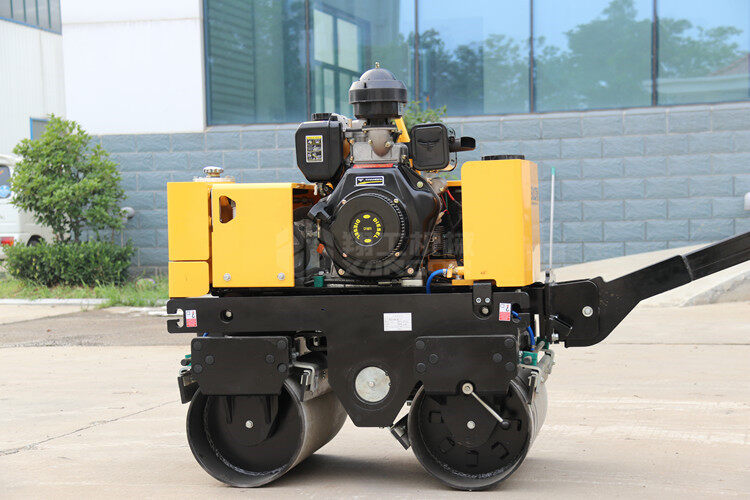 多雨時(shí)節(jié)，手扶壓路機(jī)漆面的維護(hù)保養(yǎng)可得做到位