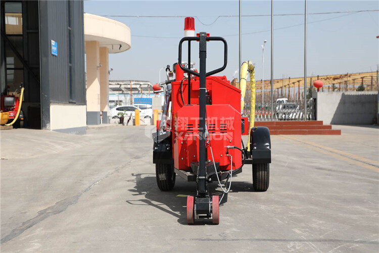 道路能否暢通無(wú)阻取決于一臺(tái)好用的瀝青灌縫機(jī)